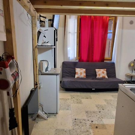 Beau Studio En Centre Ville Narbonne Buitenkant foto